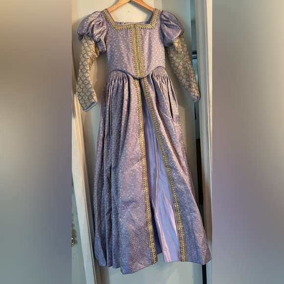 TV Production My Lady Jane used Tudor/Early Elizabethan Dress TV Production My Lady Jane used Tudor/Early Elizabethan Dress